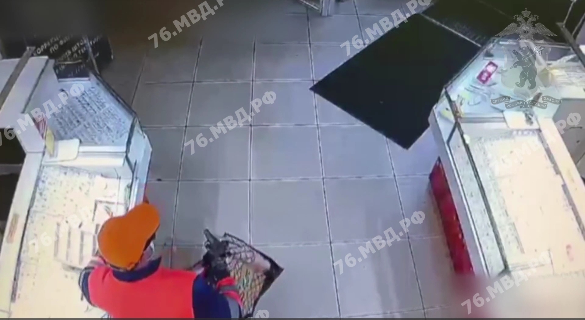 В Ярославле мужчина с игрушечным пистолетом ограбил ювелирный магазин на полмиллиона