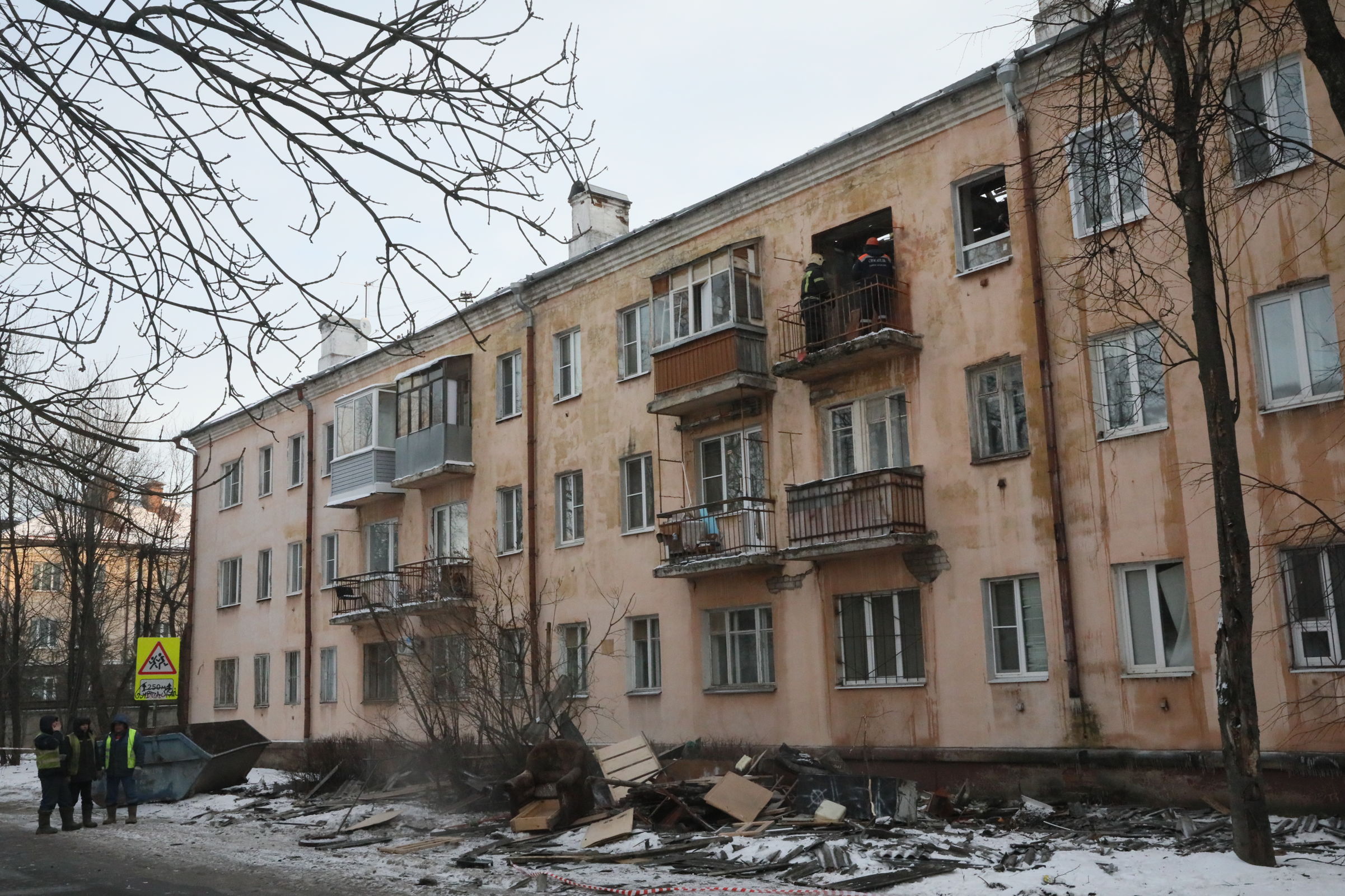 Появились фото и видео из квартиры в Ярославле, где взорвался газ
