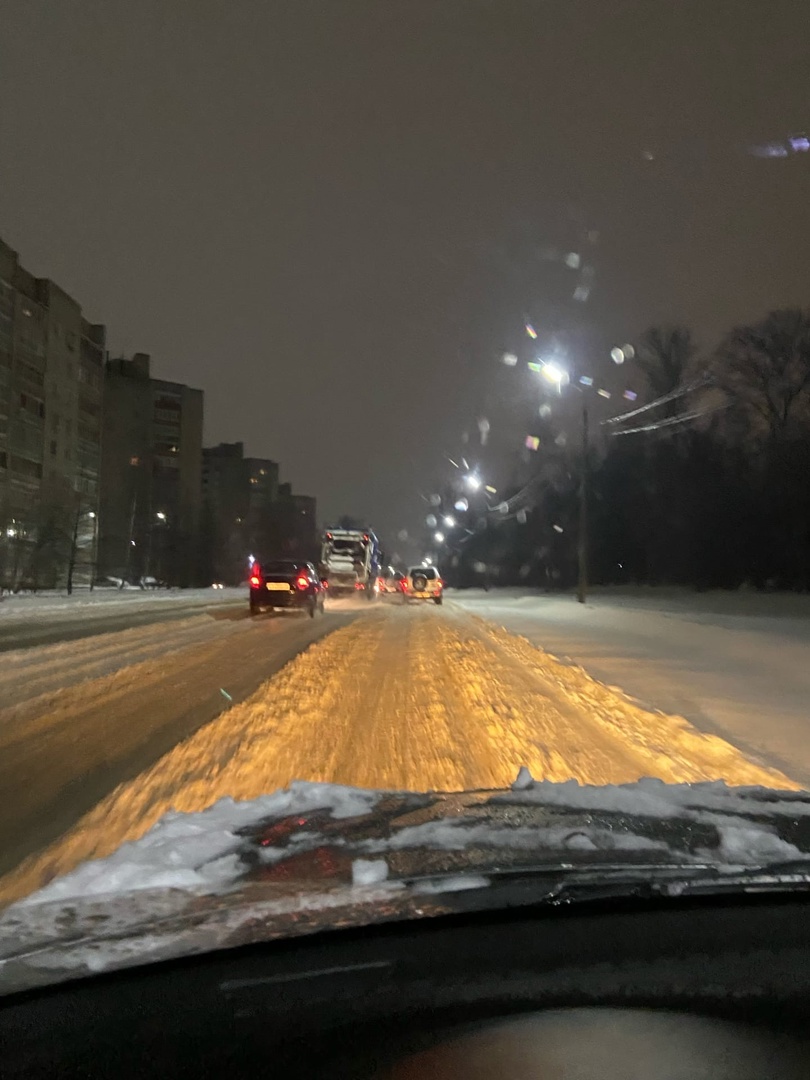 Проваливались в снег на остановках: ярославцы рассказывают о последствиях аномальных осадков в городе