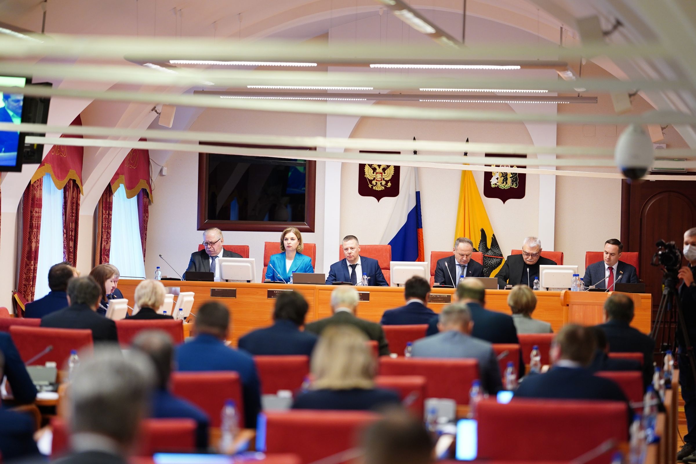 Губернатор Ярославской области предложил сократить количество работающих на профессиональной основе депутатов