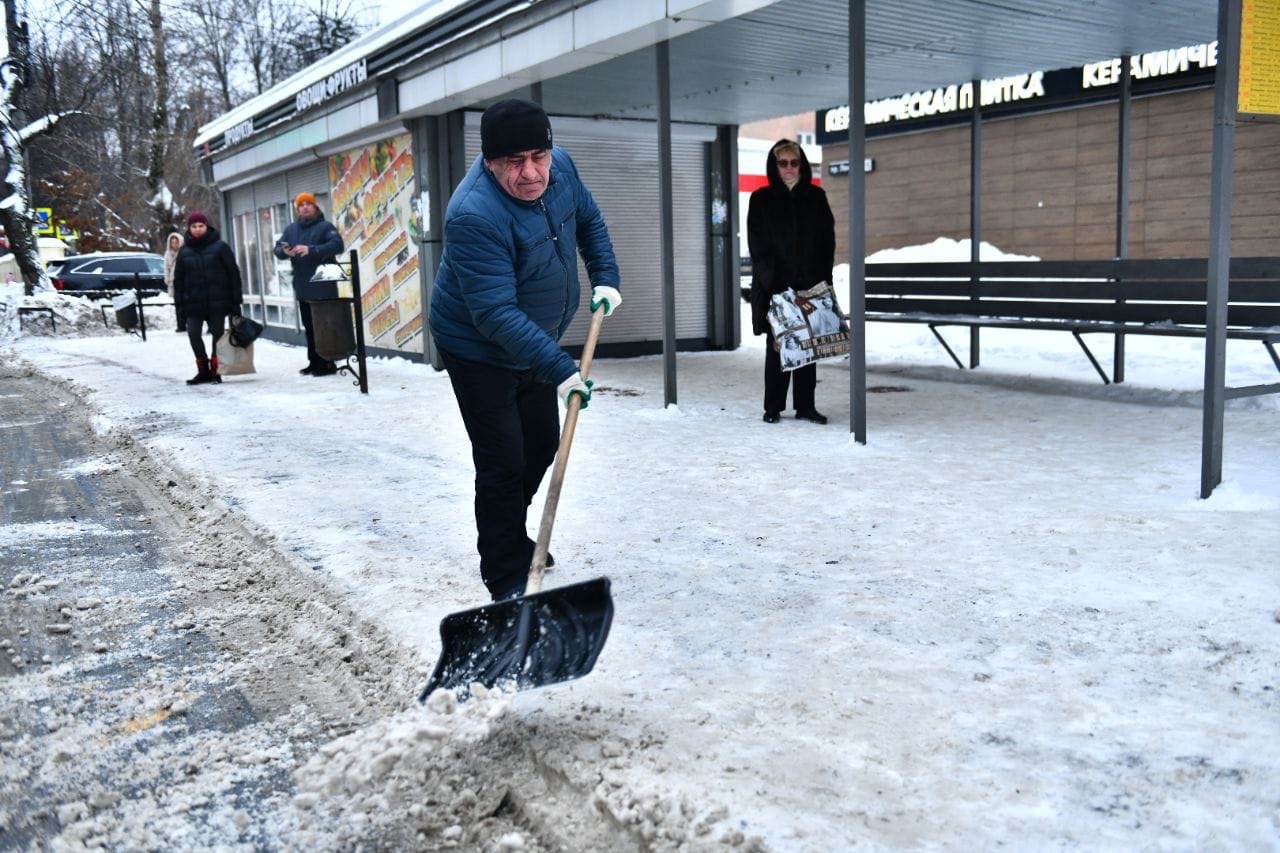 Мэрия Ярославля расторгнет договоры с не убирающими снег владельцами ларьков