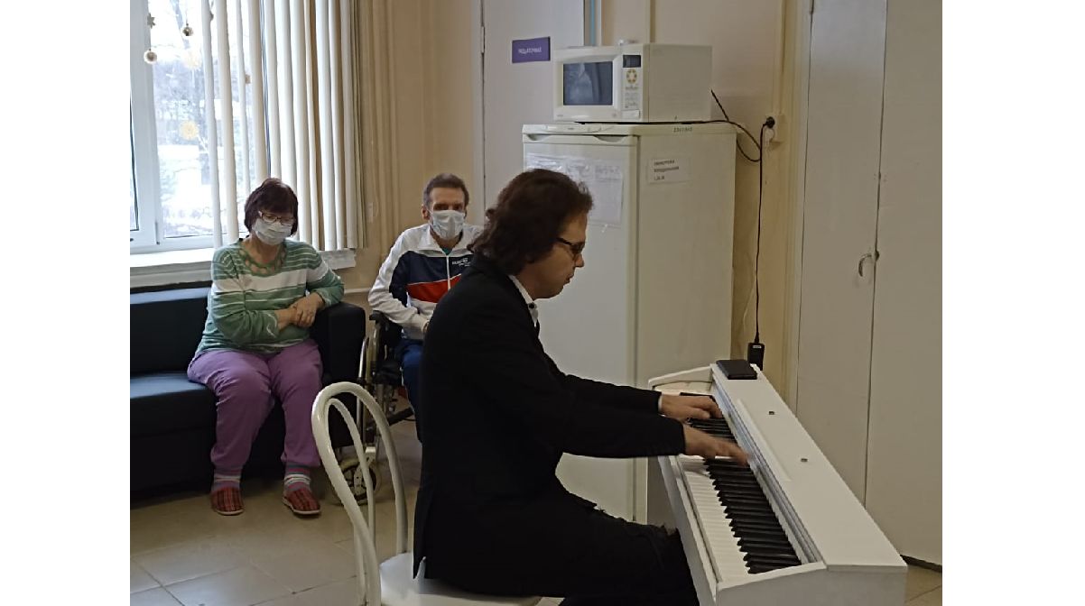 Благотворительный новогодний вечер прошел в паллиативном отделении ярославской больницы имени Семашко