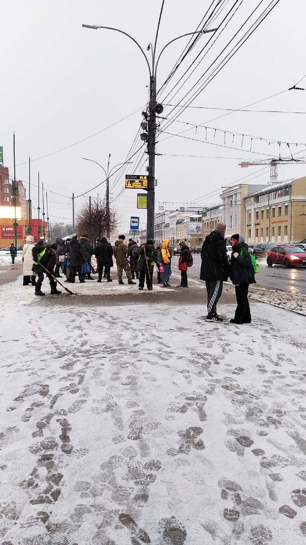 На площади Юности в Ярославле убрали остановку