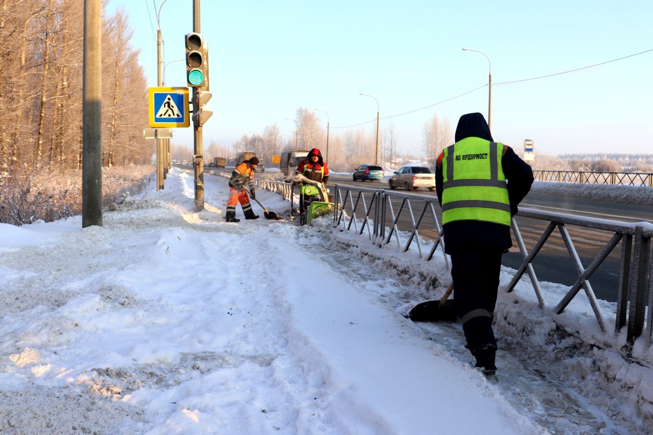 Около 150 единиц техники: Михаил Евраев рассказал об уборке улиц в Ярославской области
