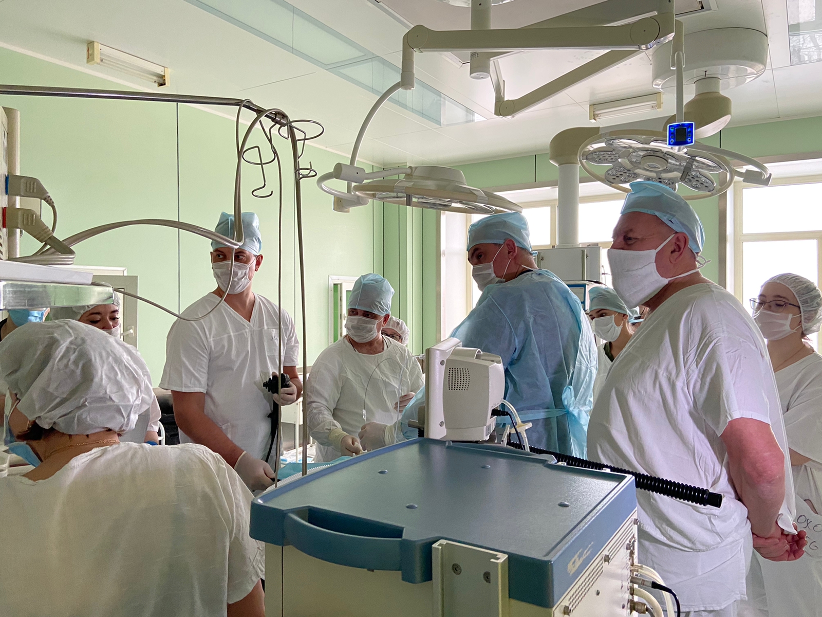 Ярославские детские хирурги провели первую операцию по установке гастростомы в желудок