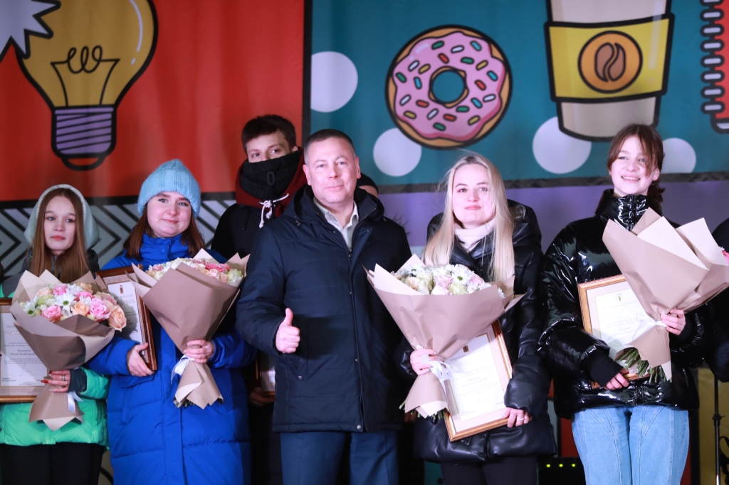 Губернатор в День российского студенчества вручил награды учащимся на главной площади Ярославля