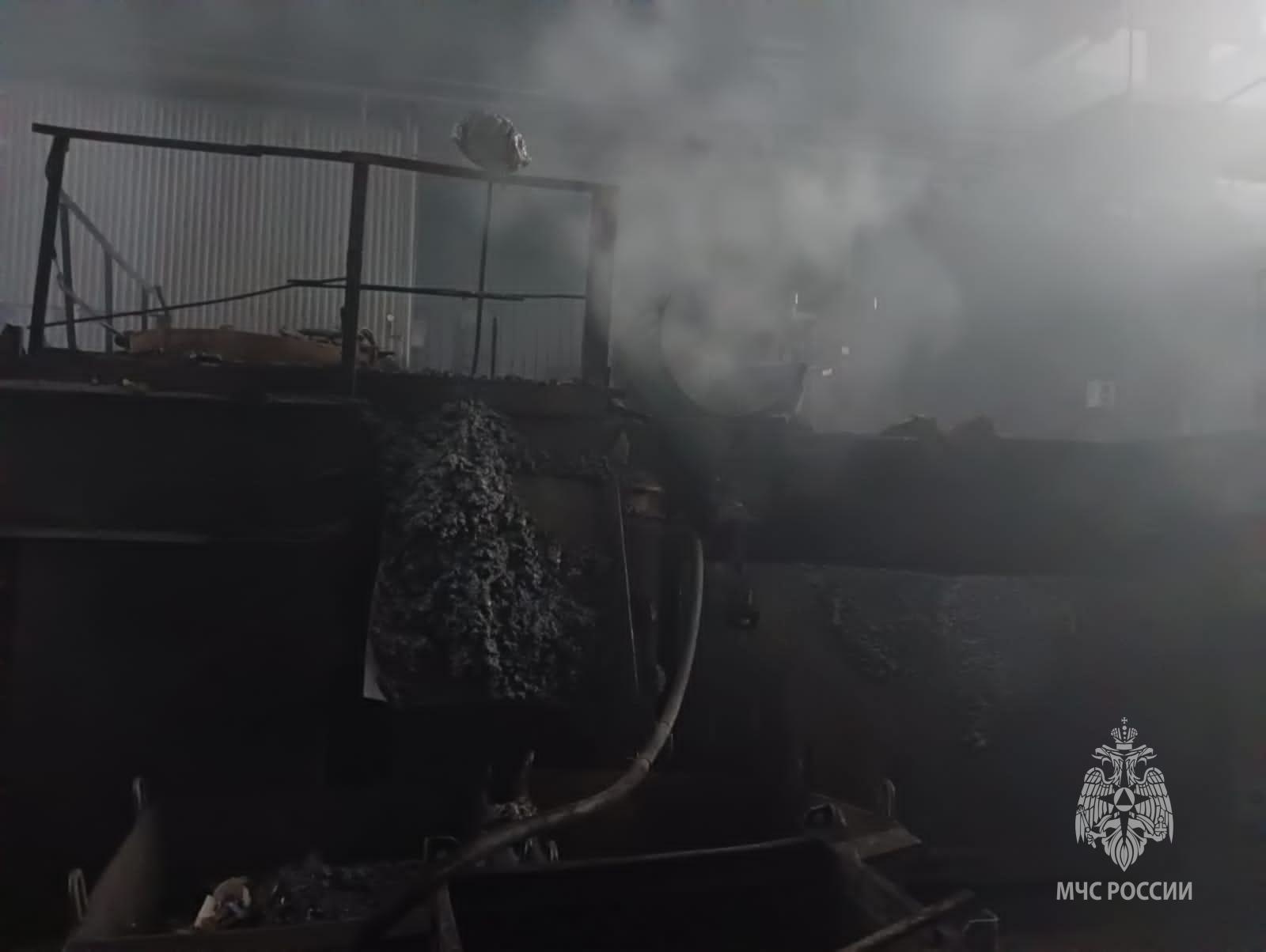 В Ярославской области произошел пожар на моторном заводе