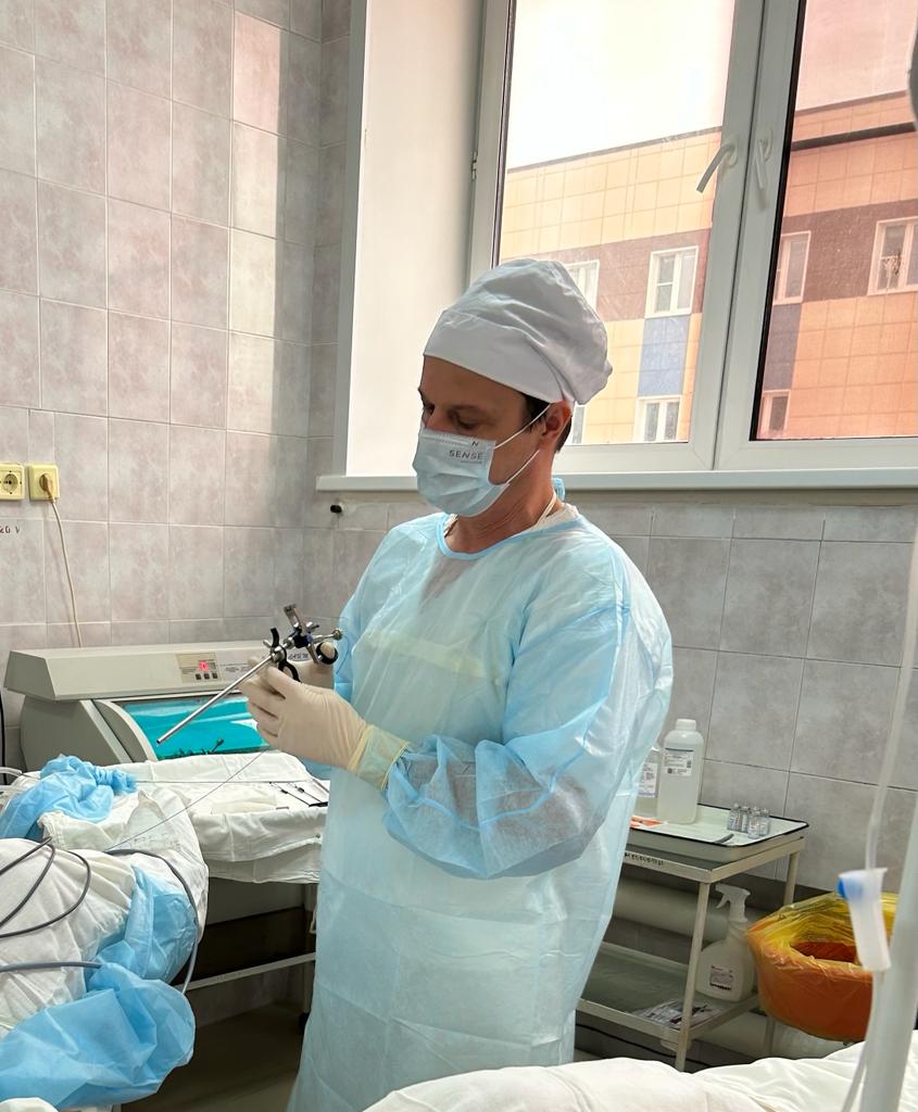 Новый метод лечения урологических патологий осваивают в больнице №9 Ярославля