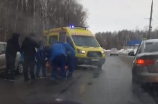На Резинотехнике в Ярославле сбили женщину на пешеходном переходе