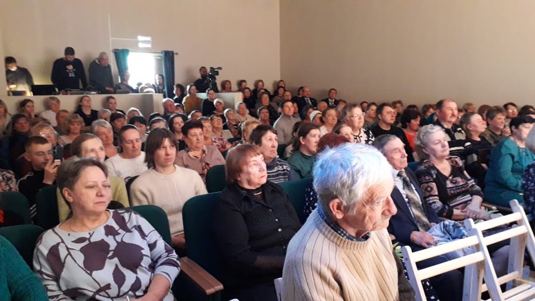 Зрительный зал, современная техника и гримерка: в Ярославской области открыли новый Дом культуры