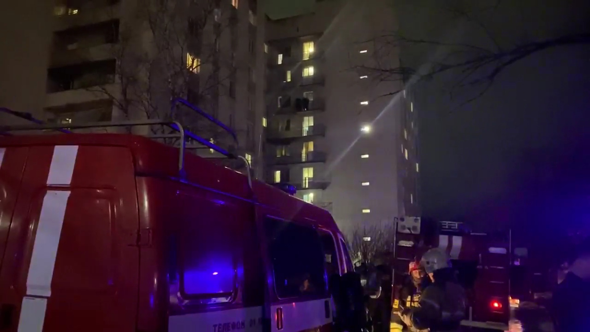 В Ярославле произошел крупный пожар в многоэтажке на улице Корабельной: погиб человек, двое пострадали
