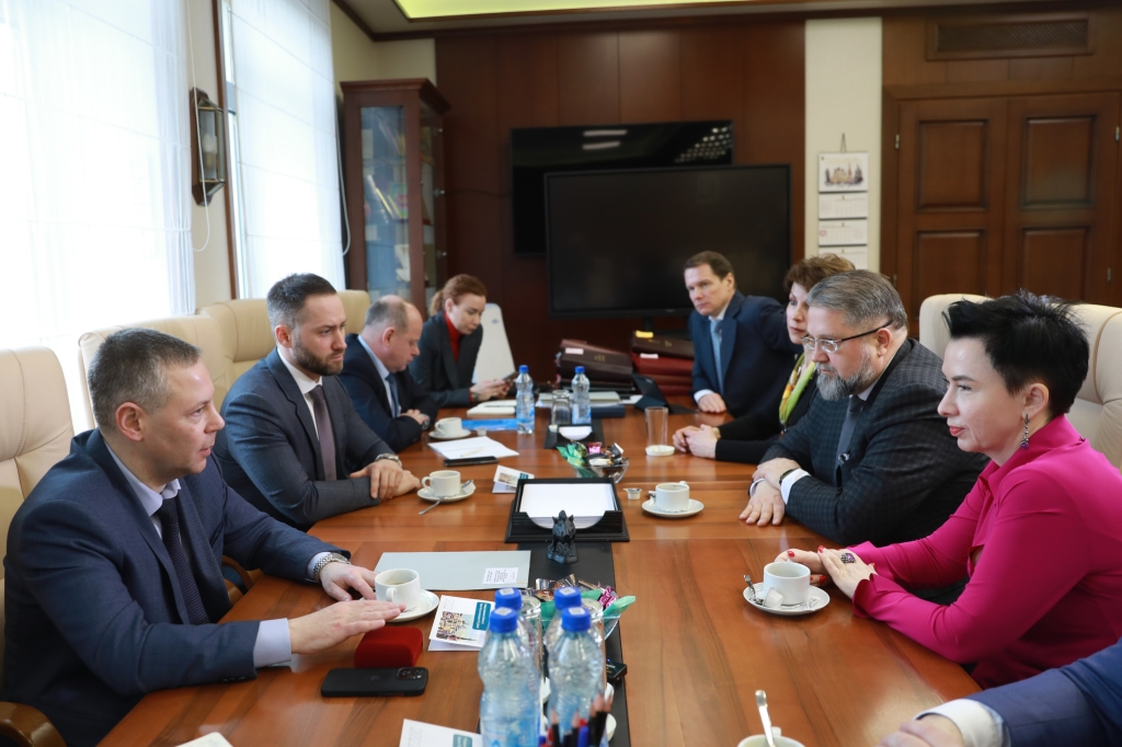 Губернатор обсудил с новым управляющим ярославским отделением Банка России совместные проекты в регионе