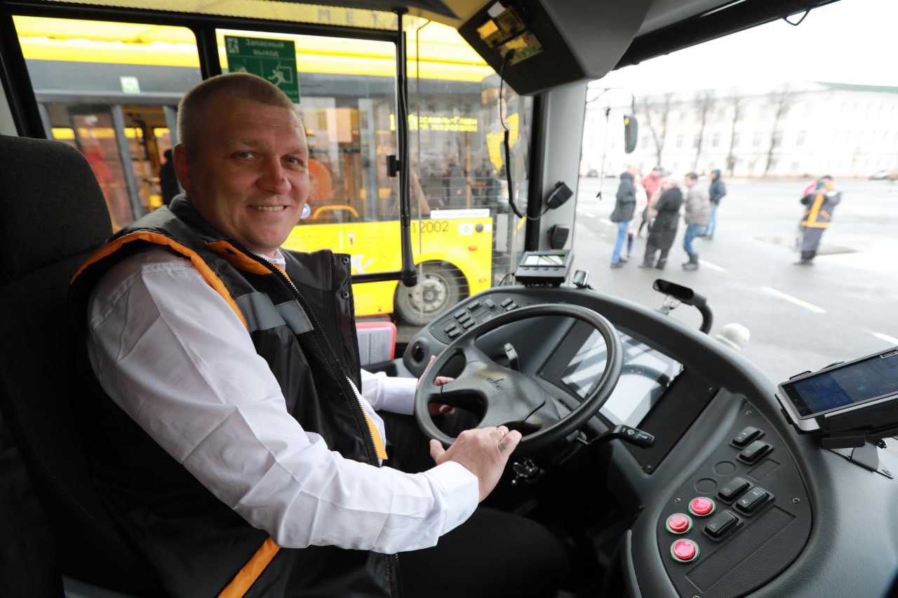 В Ярославле продолжают набор водителей для работы на новых автобусах