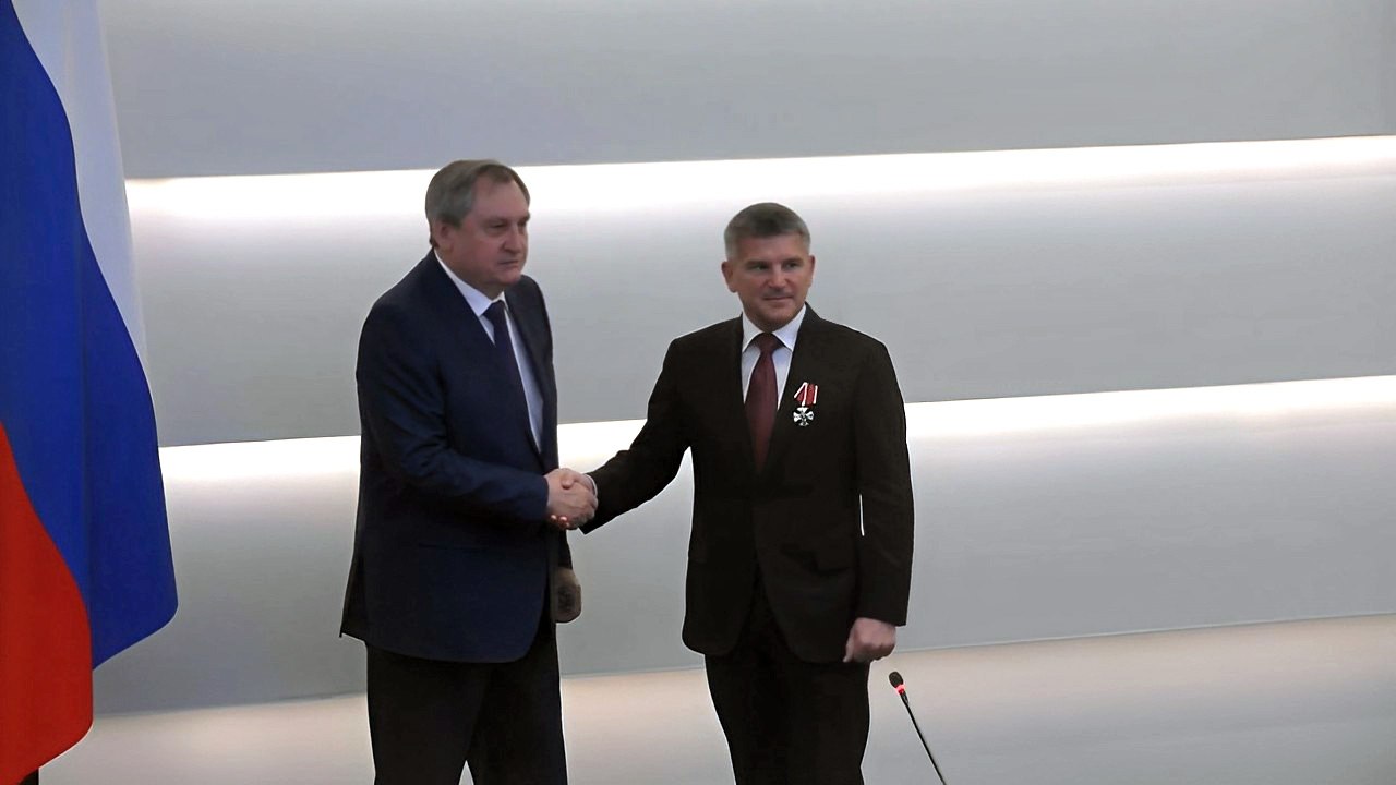 Министр энергетики РФ вручил Игорю Маковскому орден Мужества