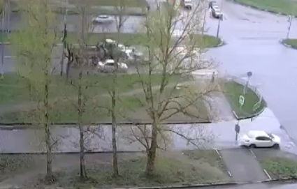 В Ярославле трактор врезался в три легковушки на светофоре