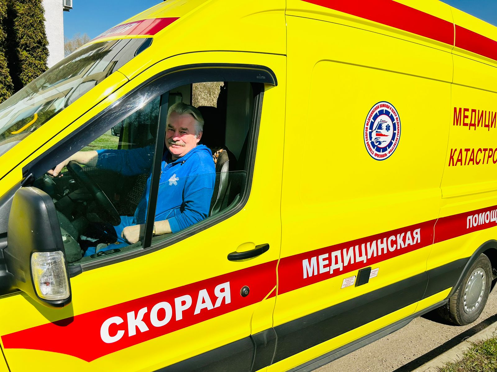 Михаил Евраев поздравил работников скорой медицинской помощи с профессиональным праздником