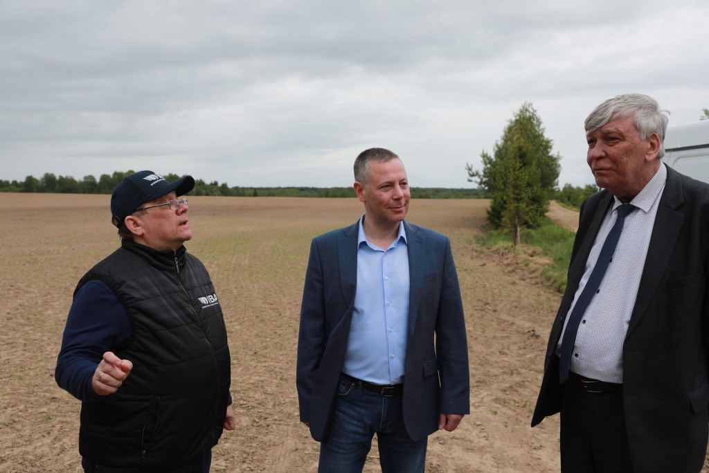 ​Михаил Евраев: разработаем отдельную программу для ремонта дорог к полям в регионе
