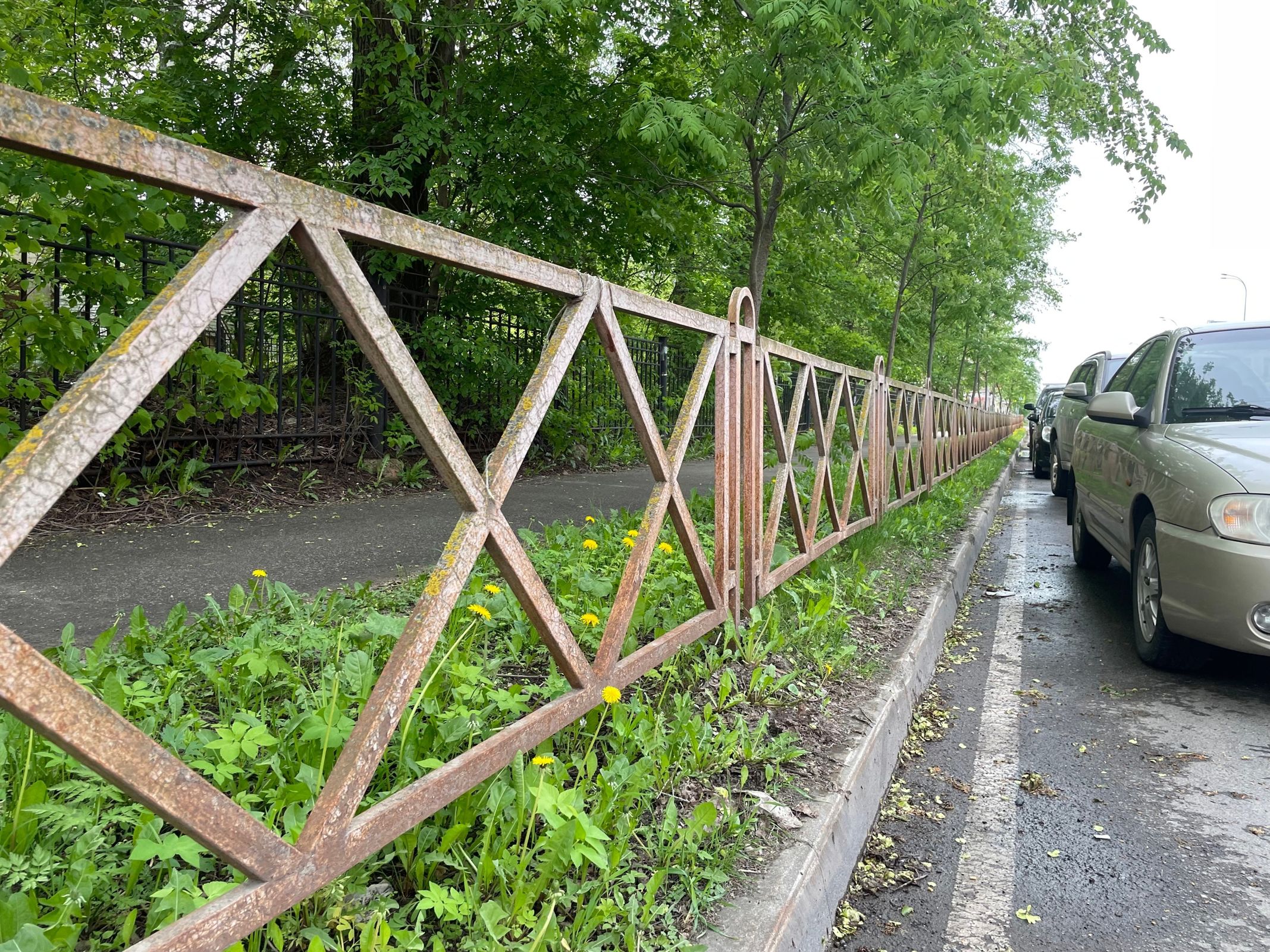 В Рыбинске за месяц отремонтируют дорожные ограждения
