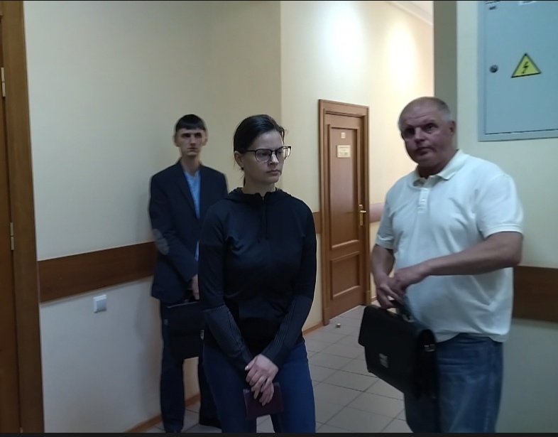 Обвиняемая в получении взятки экс-глава дептранса Ярославской области признала свою вину