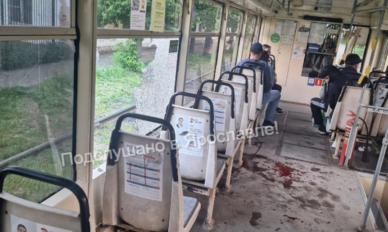 Разбил окно и ударил пассажира: в Ярославле возбудили уголовное дело по факту драки в трамвае