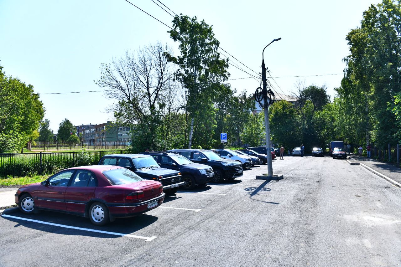 На Перекопе в Ярославле отремонтировали проезд к больнице и школе