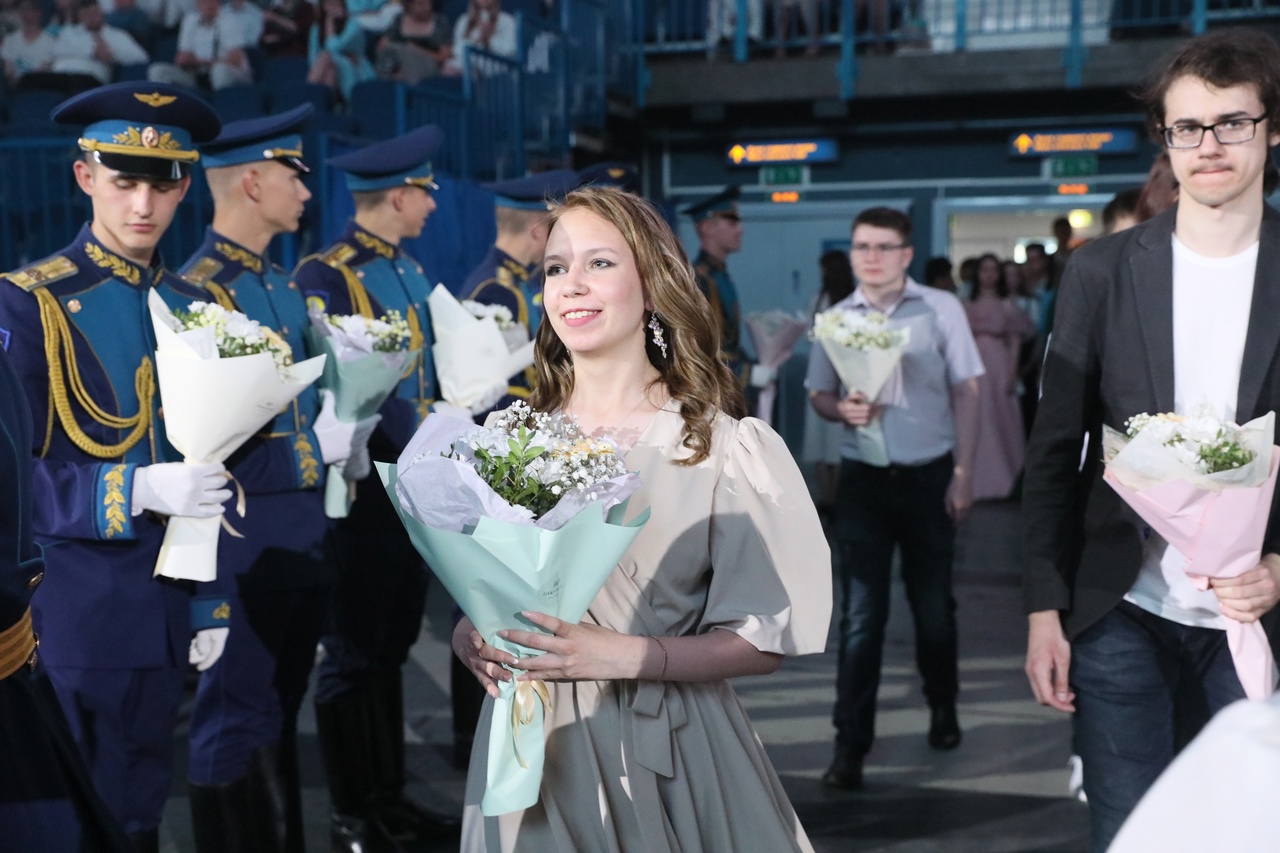В Ярославле прошел губернаторский бал выпускников