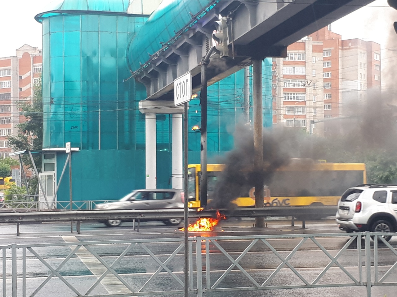 На Московском проспекте в Ярославле сгорел светофор