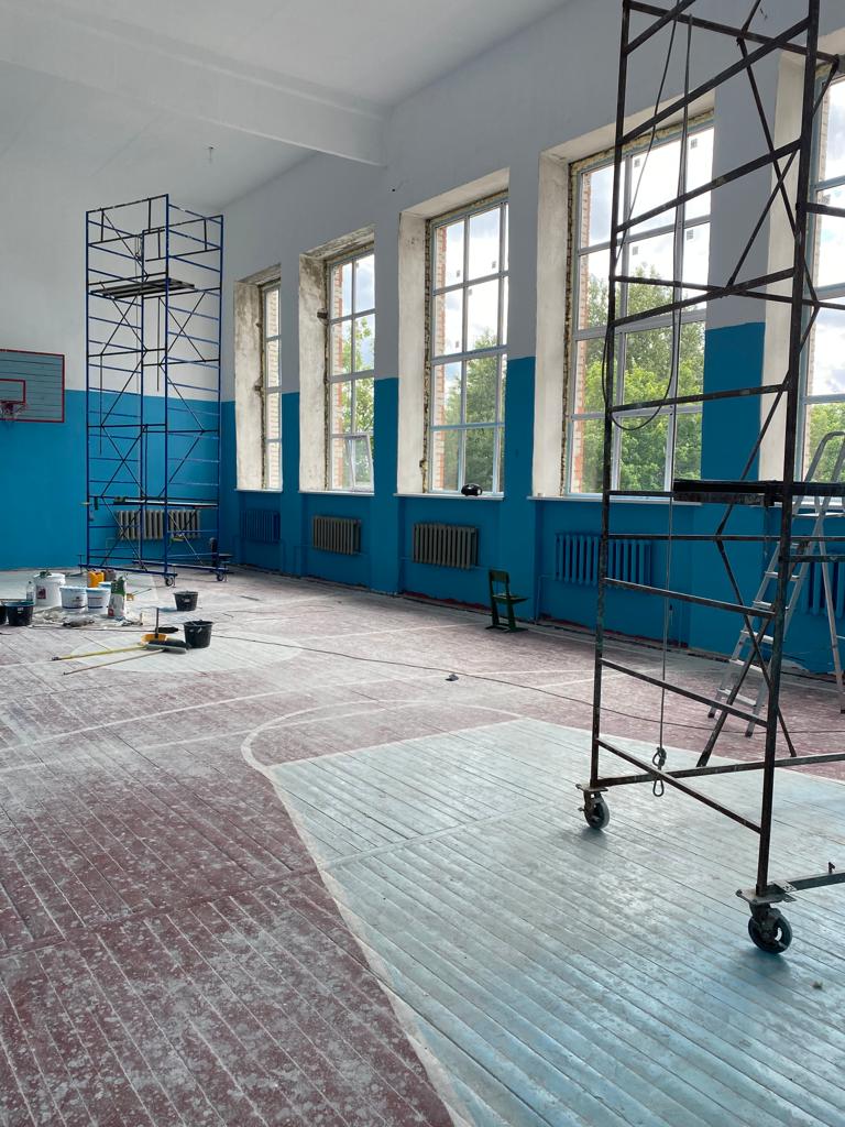 В сельских школах Ярославской области начался ремонт спортзалов