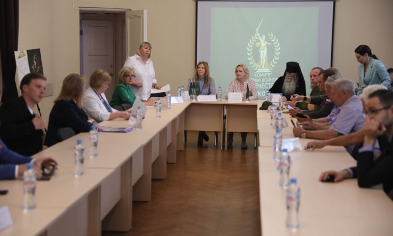 В Ярославле открылась фотовыставка, посвященная женам участников СВО