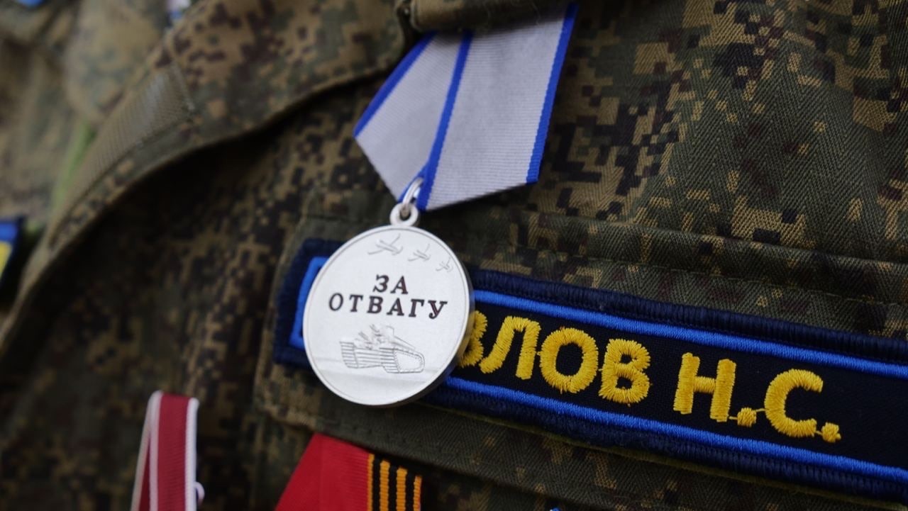 Мэр наградил 20-летнего ярославца медалью «За отвагу»