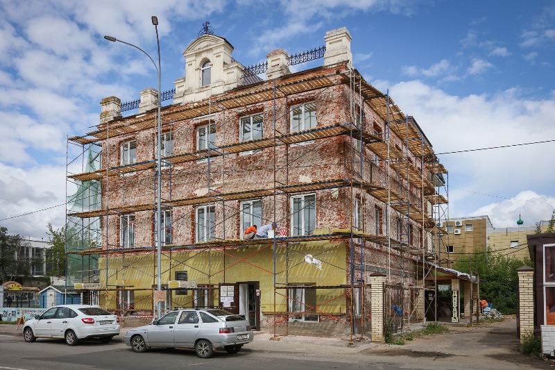 В историческом центре Рыбинска ремонтируют фасады зданий