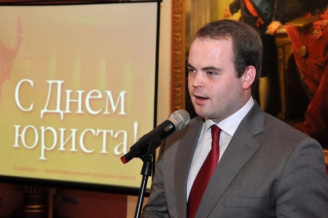 Прокуратура просит 12 лет для экс-замглавы аппарата правительства области