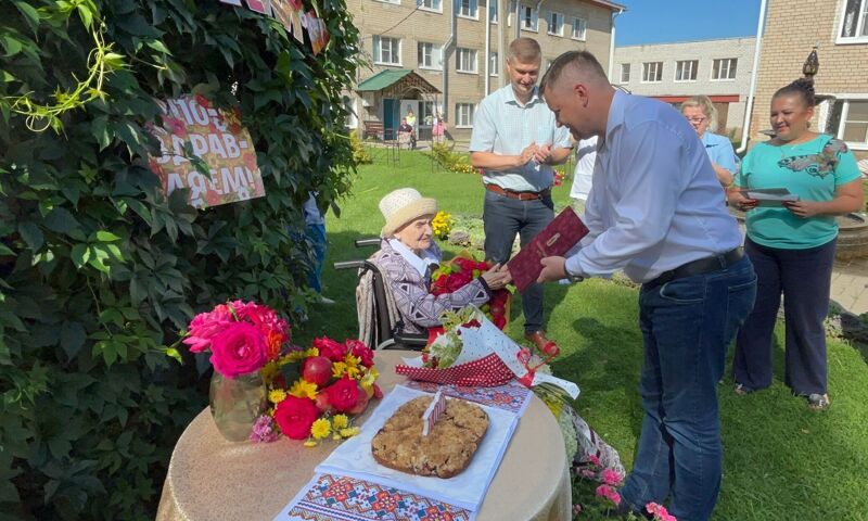 Жительница Ярославской области отметила 100-летний юбилей