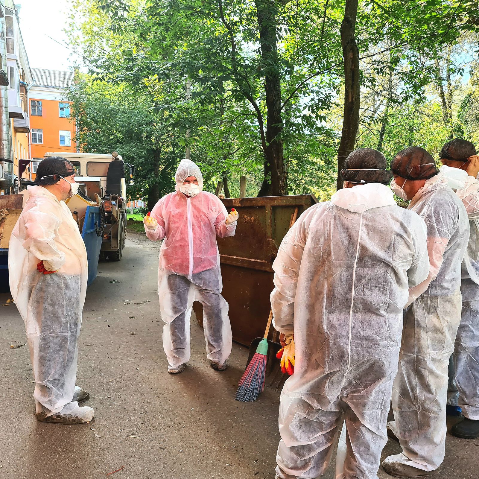 В Ярославле из «адской квартиры» спасли более десяти собак