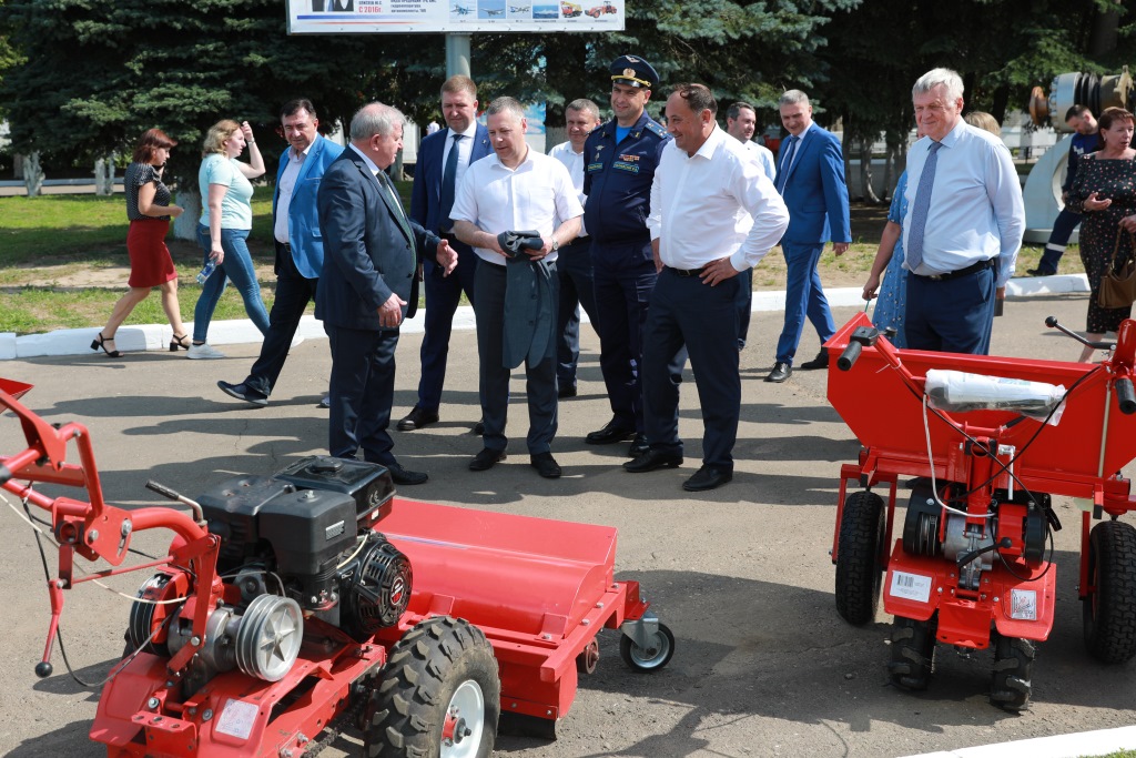 Михаил Евраев поздравил коллектив завода «Агат» с 55-летием предприятия