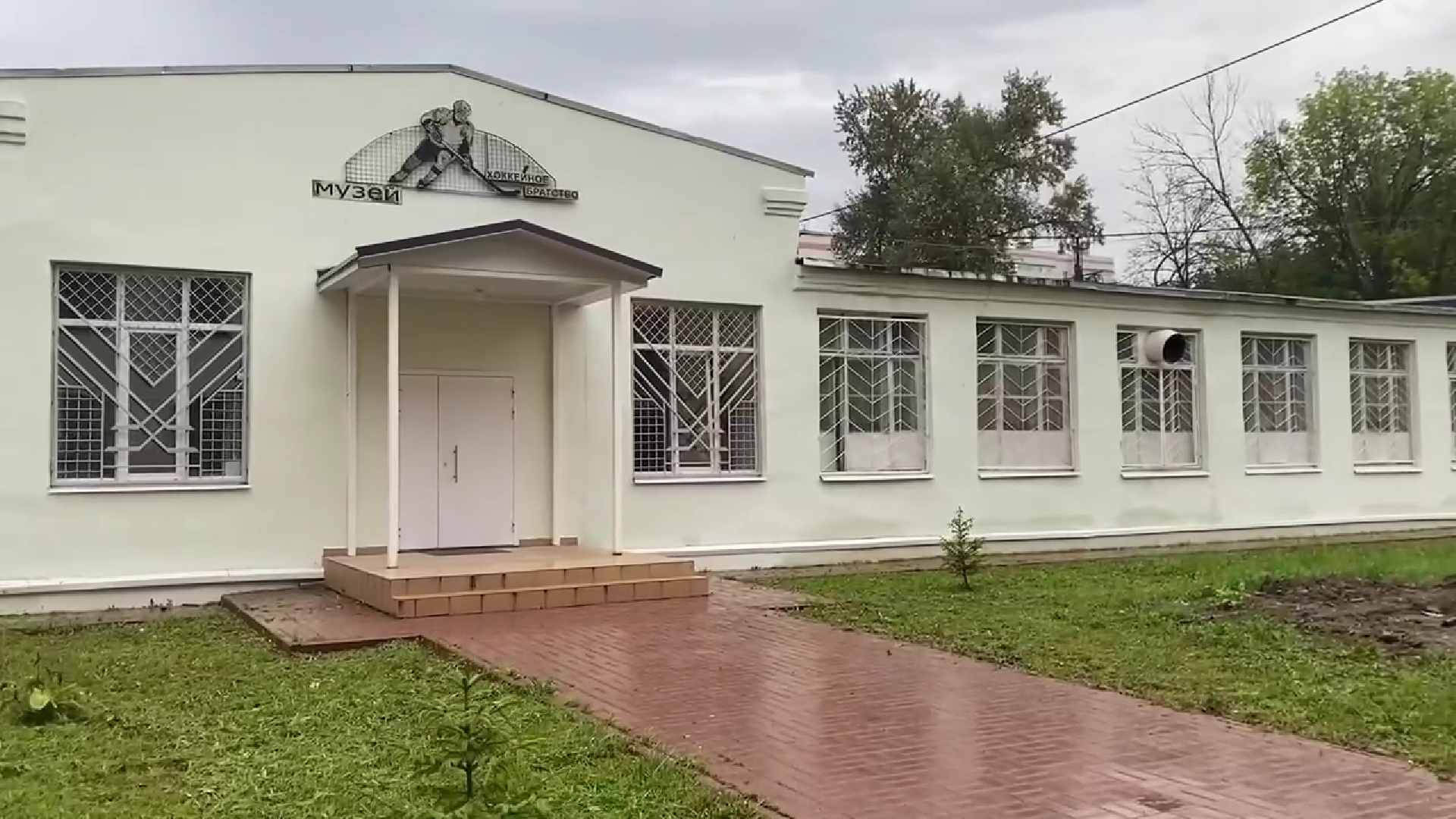 В Ярославле в школе имени Ивана Ткаченко отремонтируют часть фасада