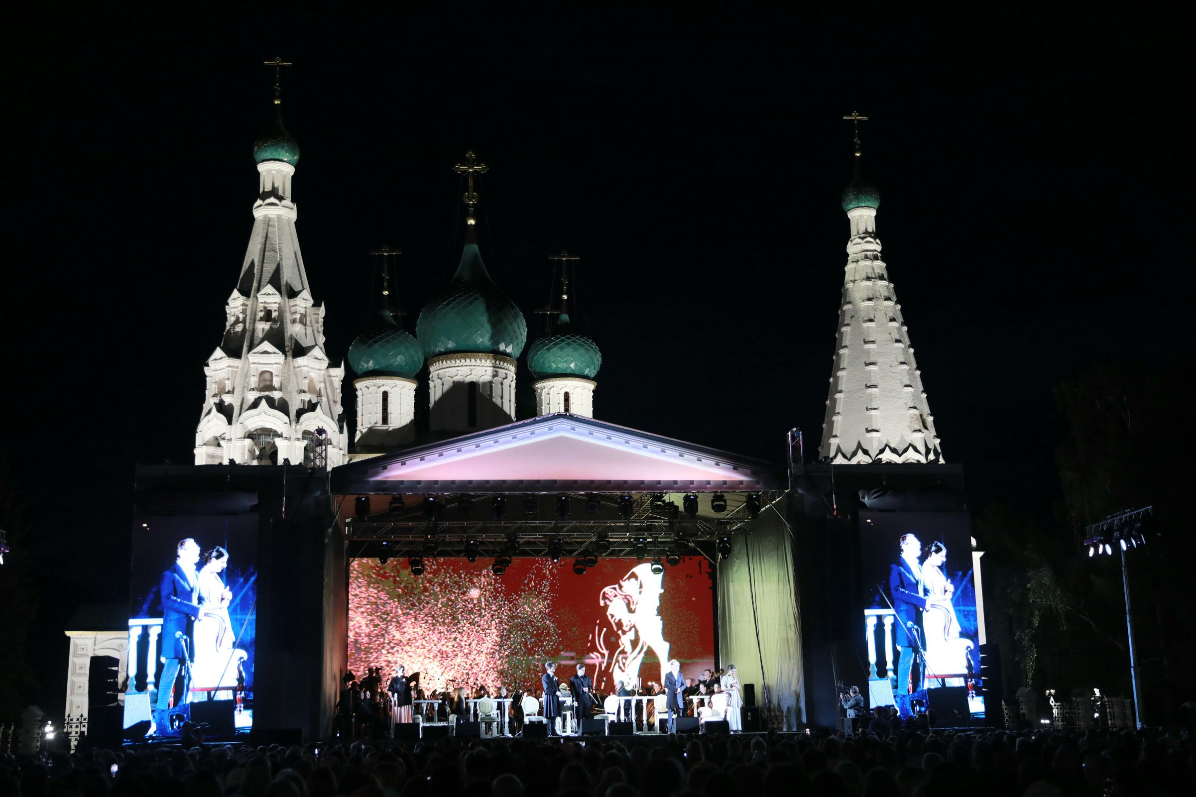 Большой концерт Юрия Башмета прошел на Советской площади в Ярославле