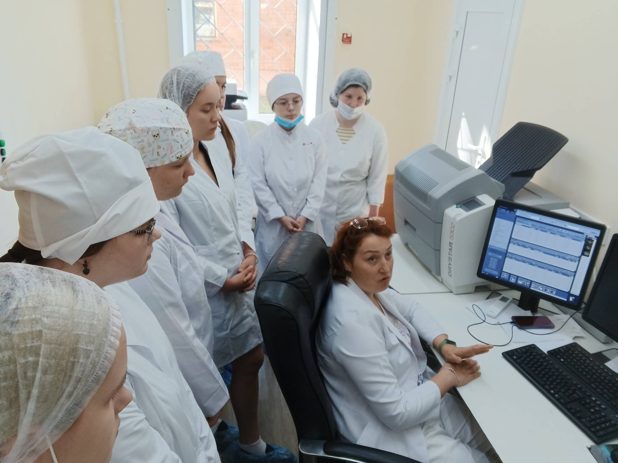 В День знаний ярославские студенты-медики посетили медучреждения