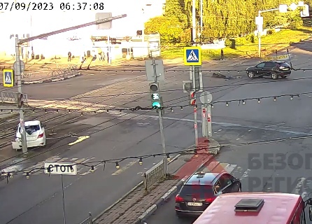 После ДТП на перекрестке в Ярославле подрались водители