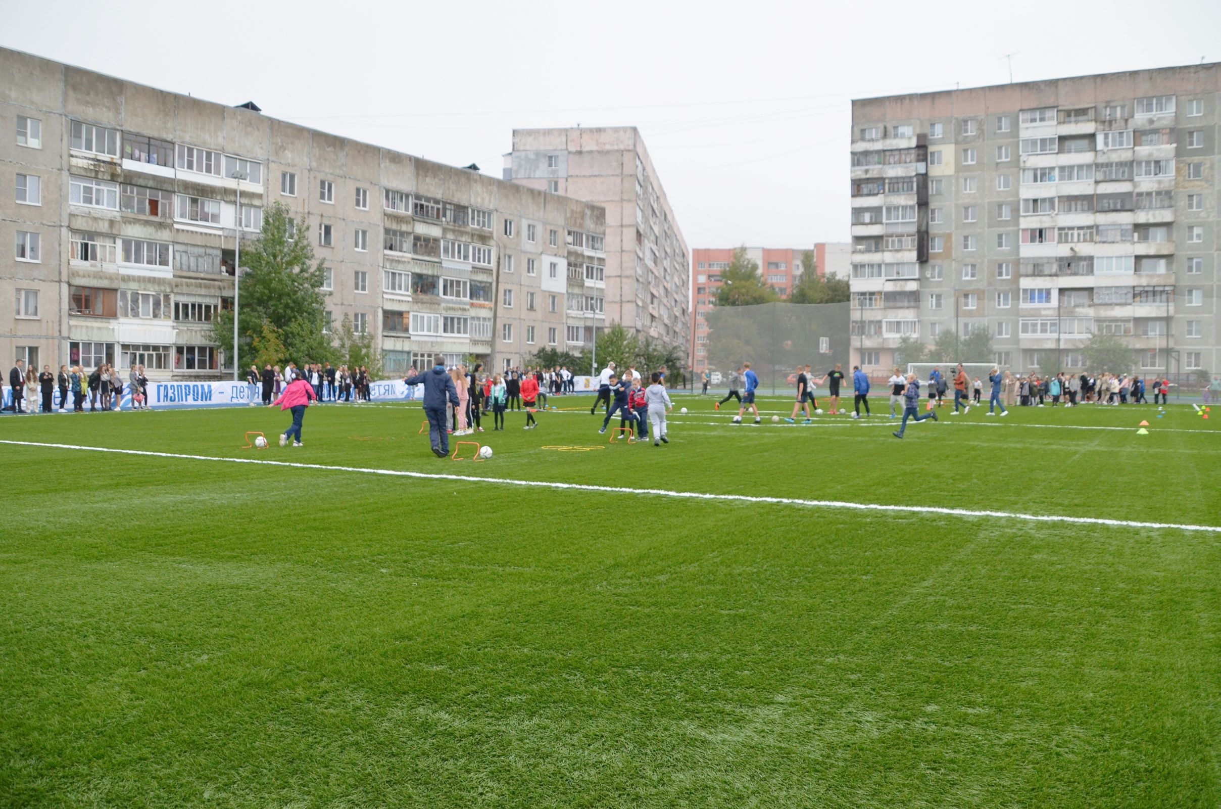 Более 200 школьных стадионов откроют для свободного посещения в Ярославской области