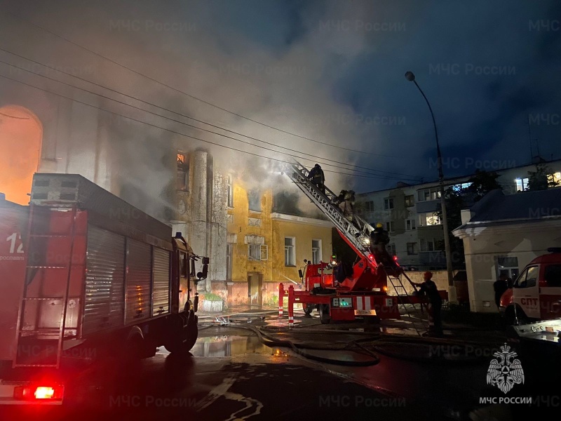 Власти прокомментировали пожар в усадьбе Вахрамеева в центре Ярославля