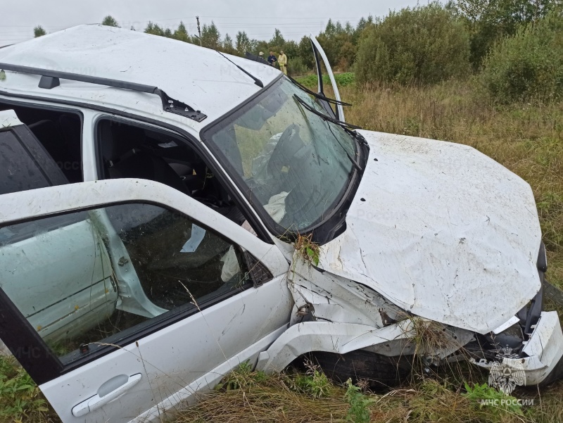 В Ярославской области погиб водитель перевернувшегося в кювет автомобиля