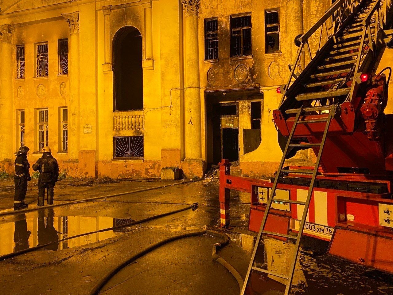 По факту пожара в усадьбе Вахрамеева в Ярославле возбуждено уголовное дело