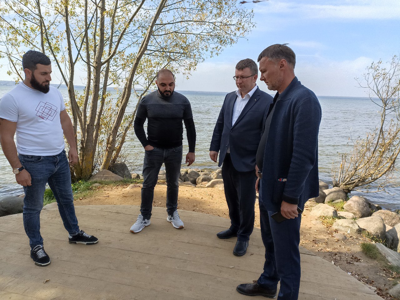 В Переславле завершается благоустройство набережной Плещеева озера