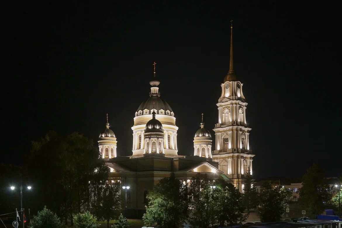 В Рыбинске заканчивают монтировать подсветку на зданиях- Яррег - новости  Ярославской области