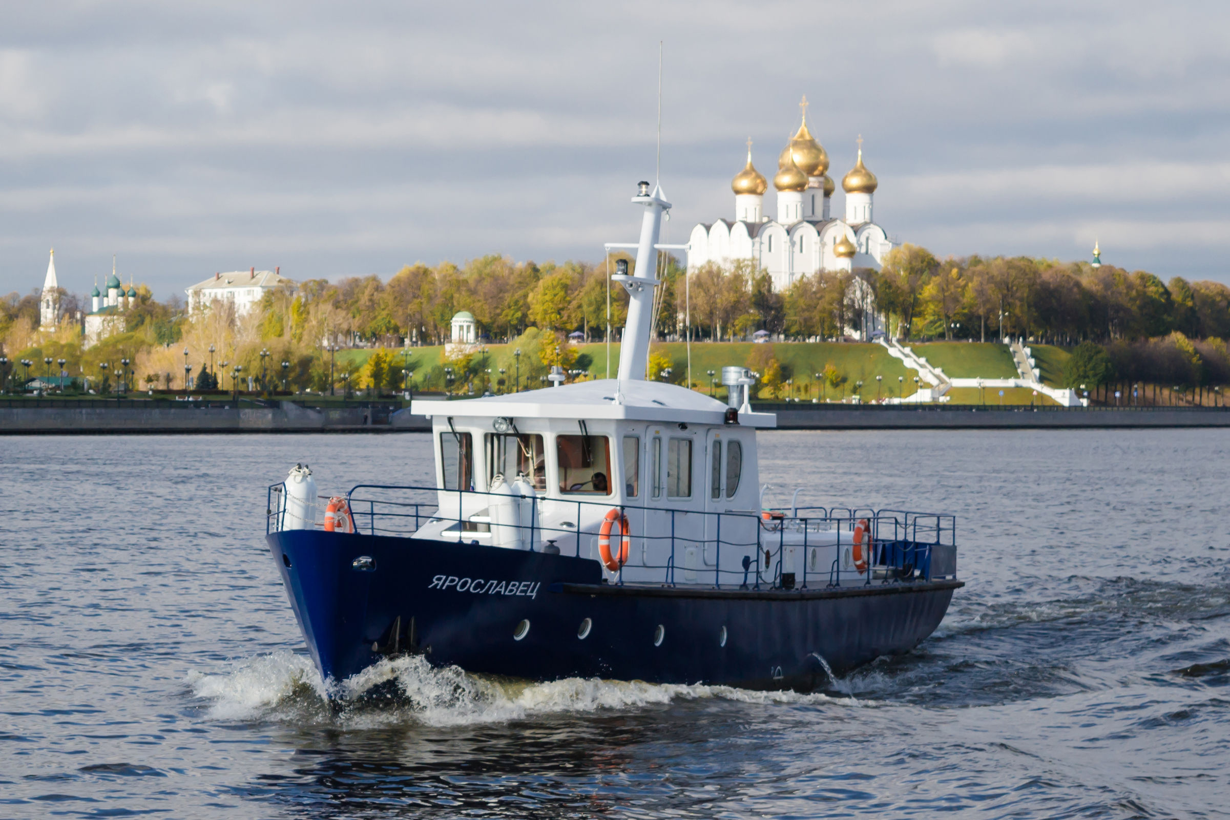 В Ярославле спустили на воду новый катер судостроительного завода