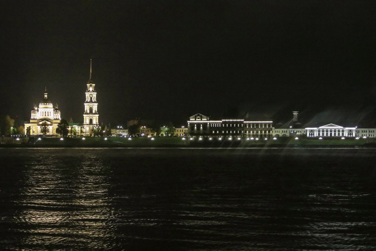 В Рыбинске подсветили главные объекты города