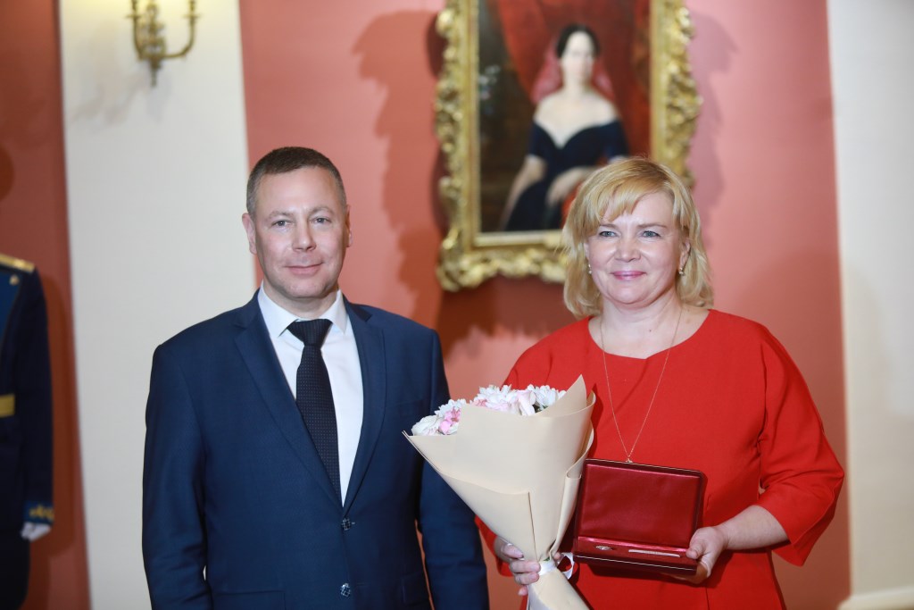 Губернатор Ярославской области вручил государственные награды накануне Дня народного единства