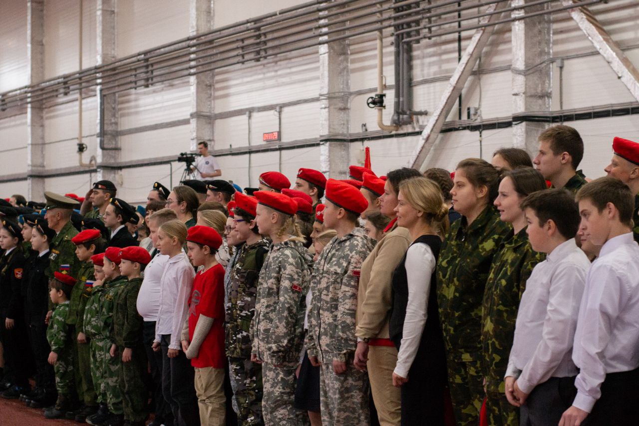 Более 1000 школьников области в День народного единства вступили в ряды «Юнармии»