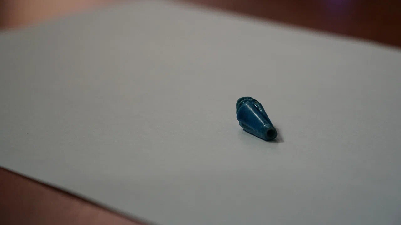 Ученые подтвердили древнеегипетское происхождение найденной в Ярославской области бусины